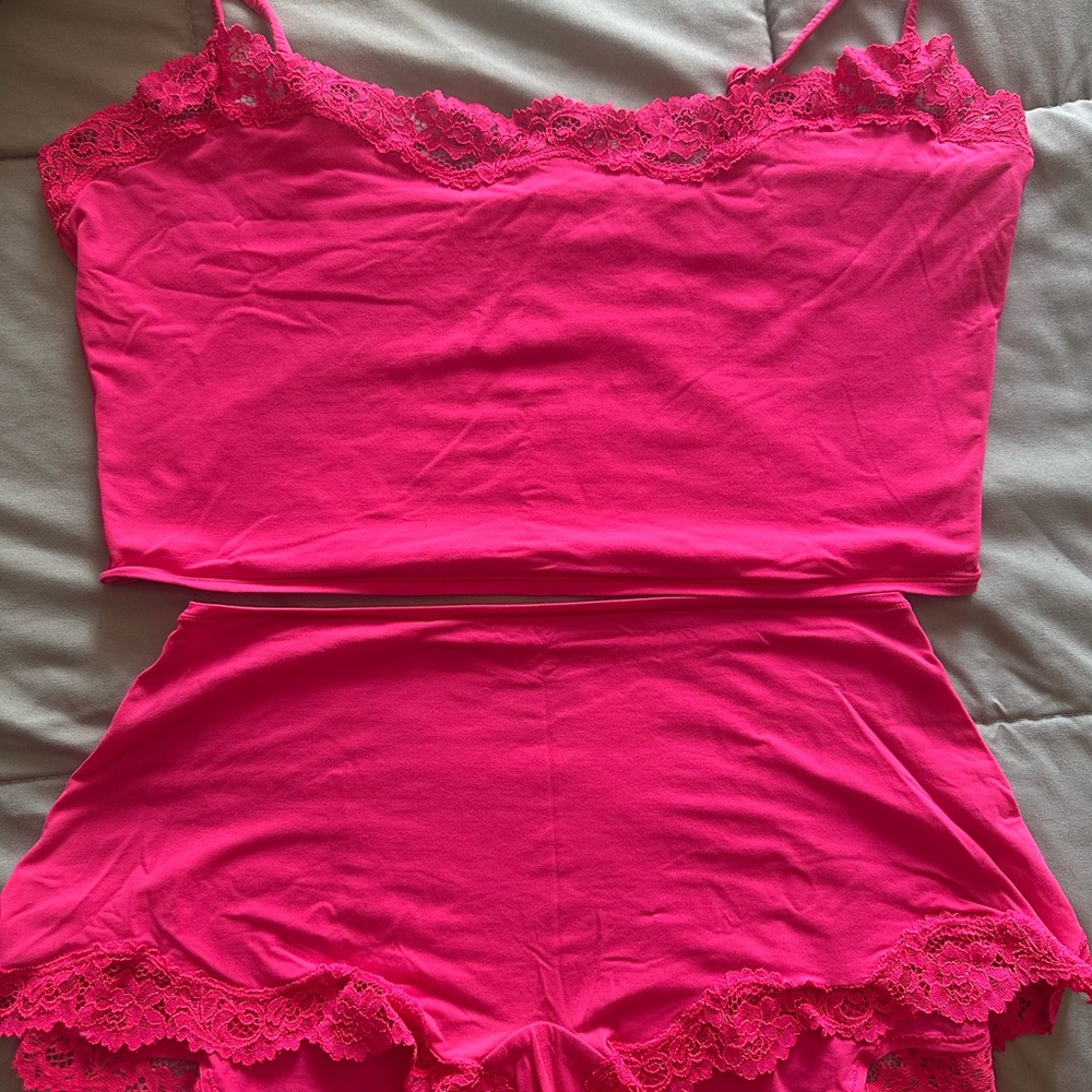 💖🦩Skims Fits everybody Lace cami & boyshort set🦩💖 - Picture 5 of 5